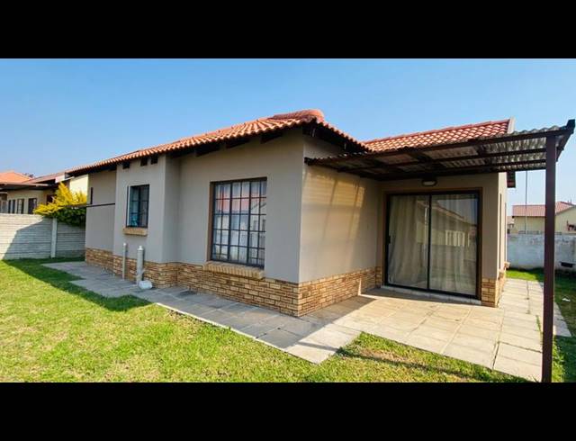 3 BEDROOM PROPERTY TO RENT IN WATERKLOOF EAST